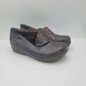 L'ATISTE Dark Blue Mules with Embroidered Detail